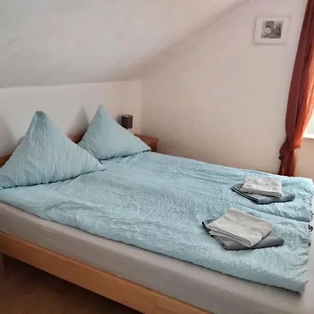 Neheim Mit Dennis Und Alexander Alexander Mit Klimaanlage Apartment