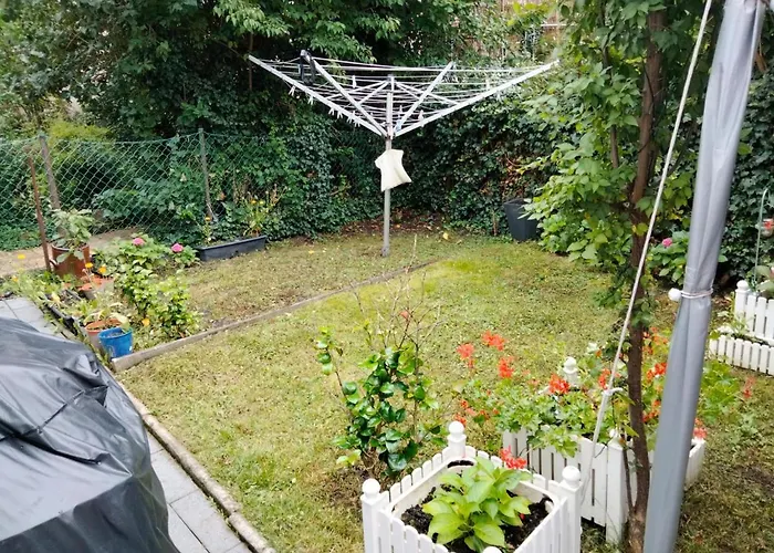 Apartman Neheim Mit Dennis Und Alexander Alexander Mit Klimaanlage